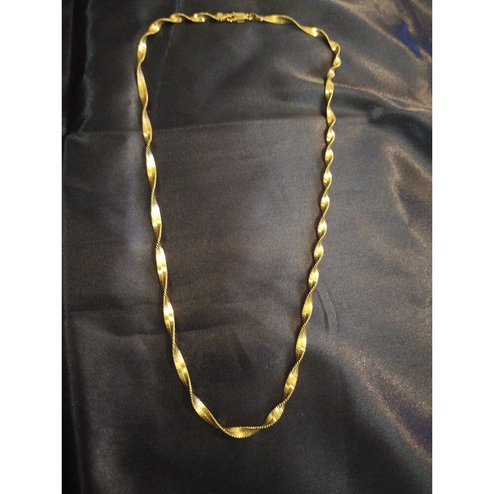 Vintage twisted herringbone gold tone necklace